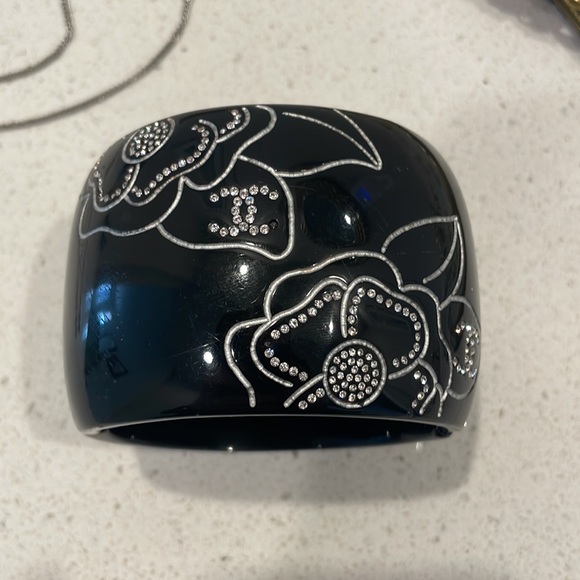 Authentic Chanel cuff - Picture 2 of 12